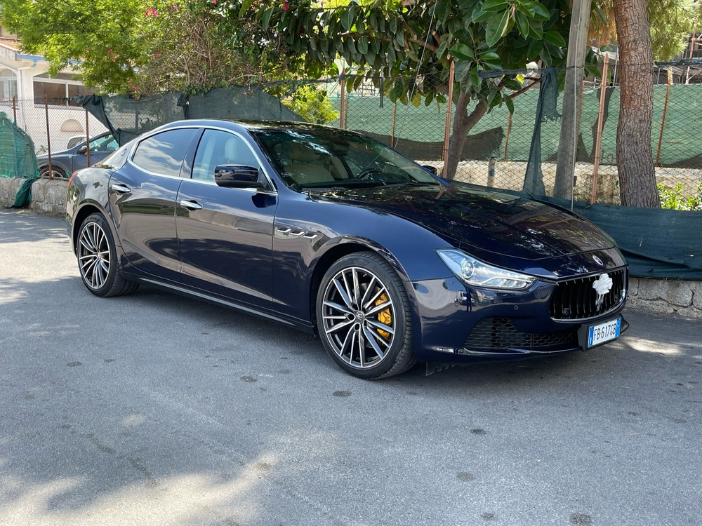 I vantaggi del noleggio auto aziendale per meeting e transfer