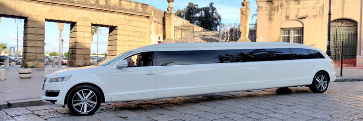 Addio al celibato in limousine